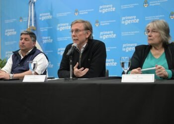 Presentaron la primera cepa vacunal para combatir la Leucosis Bovina