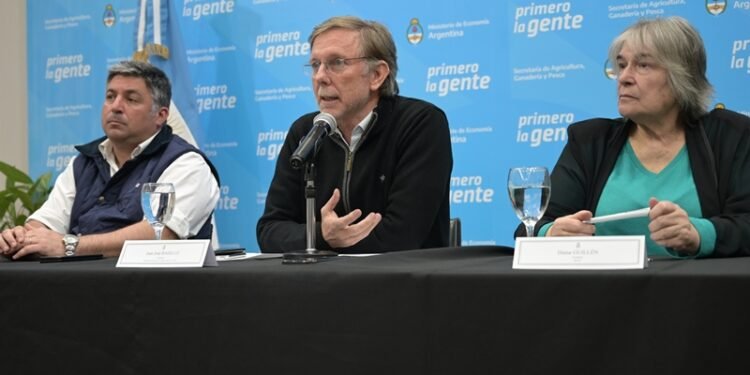 Presentaron la primera cepa vacunal para combatir la Leucosis Bovina