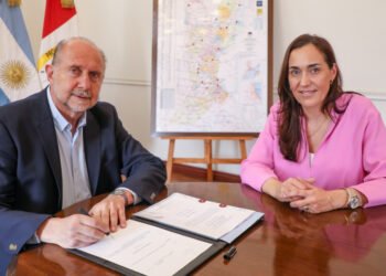 Perotti promulgó la ley que propone la ampliación del Parque Nacional Islas de Santa Fe