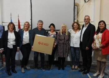 Entregaron 25 computadoras para fortalecer el sistema de salud regional