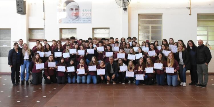 Finalizó el curso “Mi primera licencia” en la escuela Misericordia