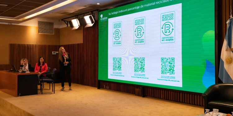 El INTI y ECOPLAS lanzaron la primera certificación del país para la conversión de plásticos reciclados en productos