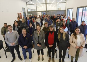 La provincia presentó el Programa Clubes + Iluminados
