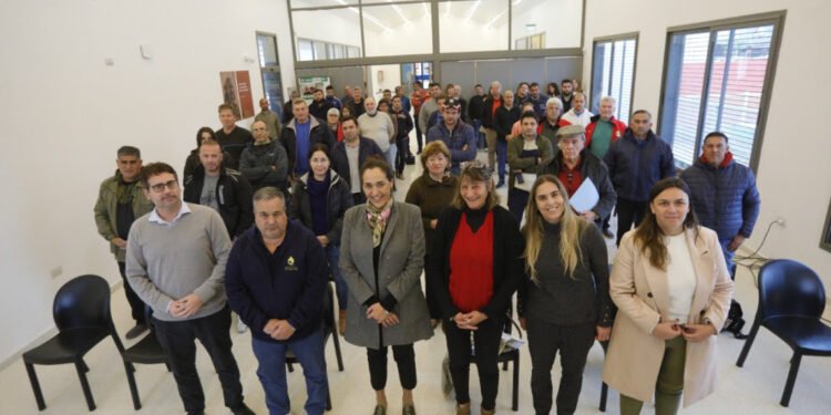 La provincia presentó el Programa Clubes + Iluminados