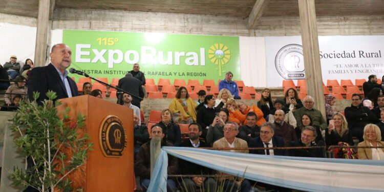 Perotti encabezò el acto de inauguración oficial de la ExpoRural