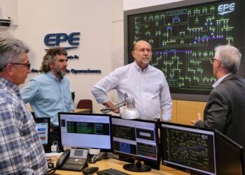 Perotti supervisó el plan de la EPE para enfrentar el verano