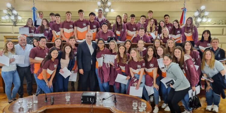 Alumnos humbertinos participaron del programa Jóvenes en el Senado