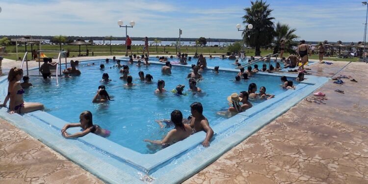 Cerca de dos millones de personas viajan por el país este fin de semana largo