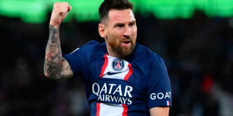 Con gol de Messi, el PSG ganó y ya está en la punta