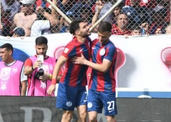 San Lorenzo se adueñó del clásico y alejó a Huracán de la pelea por el título