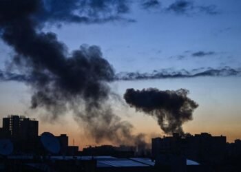 Zelenski acusó a Rusia de destruir el 30% de las centrales eléctricas en una semana