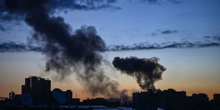 Zelenski acusó a Rusia de destruir el 30% de las centrales eléctricas en una semana