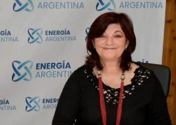 El gobierno analiza decretar un bono para los trabajadores privados