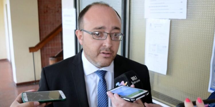 Imputaron a un docente universitario por estafas a sus propios alumnos