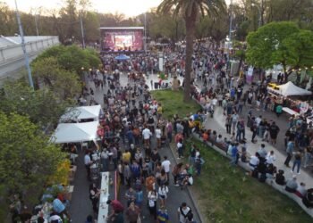 La Fiesta de las Culturas brilló en bulevar Santa Fe