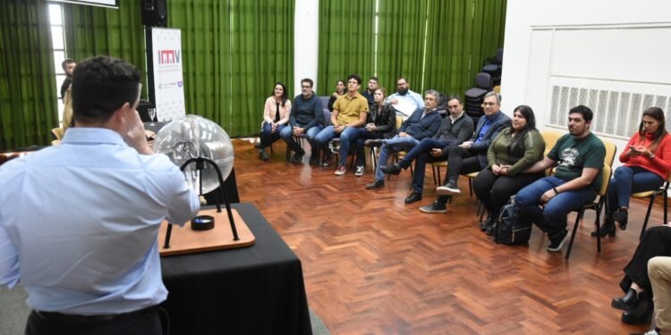 Se realizó el sorteo de la ubicación y adjudicación de los dúplex de barrio Mora