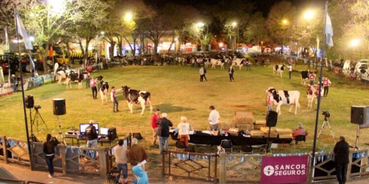 La Luisa dominó la pista de la ExpoRural que sorprendió al jurado canadiense