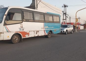 Suspendieron al chofer municipal que chocó y manejaba sin carnet