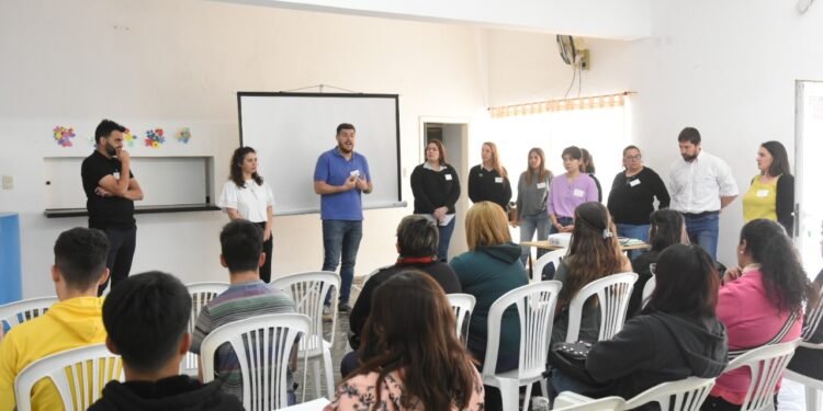 Continúan los talleres de currículum vitae y entrevista laboral