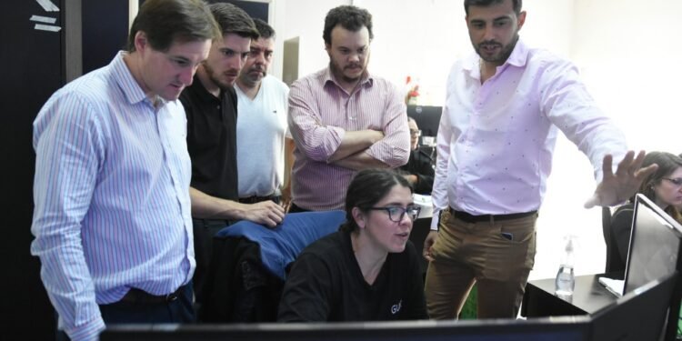 Representantes del municipio de San Miguel evaluaron Ojos en Alerta