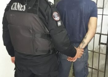 Robó un teléfono, pero lo corrieron los vecinos y terminó preso