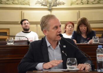 Rabbia presentó un proyecto de Ley para que todas las escuelas públicas adquieran su edificio propio