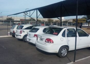 Permitirán una antigüedad de 12 años a taxis y remises