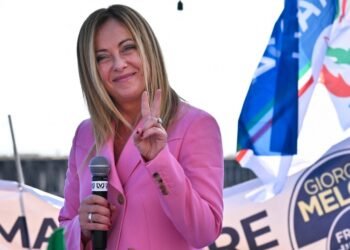 Meloni define su gabinete para buscar formar un nuevo Gobierno en Italia