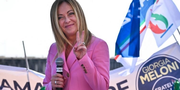 Meloni define su gabinete para buscar formar un nuevo Gobierno en Italia