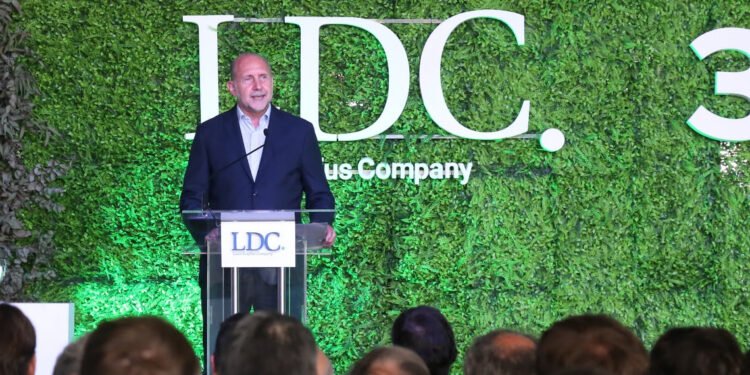 Perotti participó del 30° aniversario del Complejo Agroindustrial General Lagos-Dreyfus