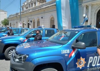 Distribuyeron más móviles policiales en departamentos santafesinos