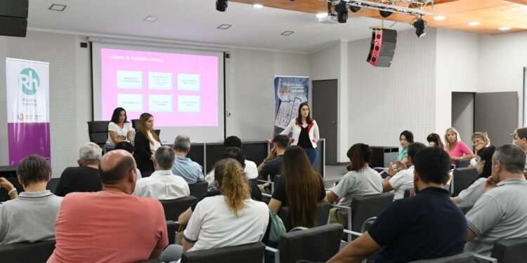 Continúan las capacitaciones para los empleados y empleadas municipales