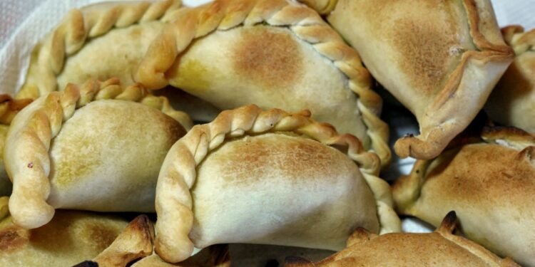 Se viene la Fiesta de la Empanada con variedades de todo el país y el exterior