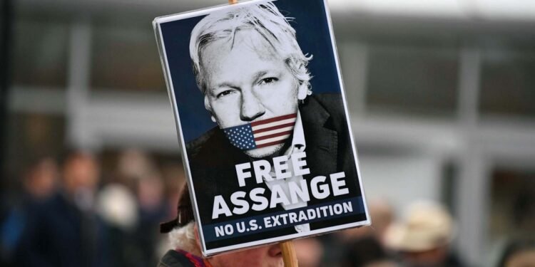 Cinco grandes diarios pidieron el fin de las acciones judiciales contra Assange