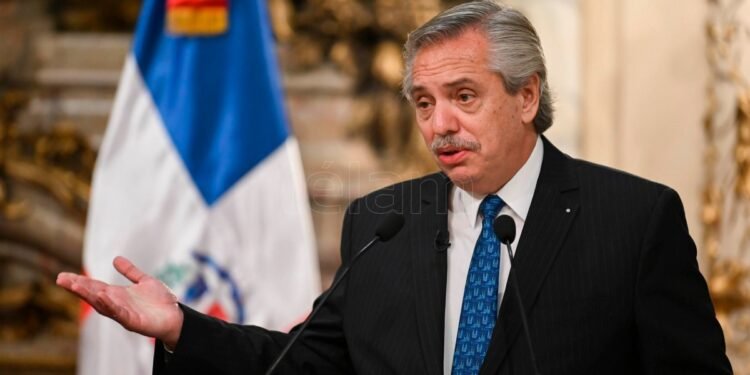 El Gobierno nacional anunció un decreto para vincular planes sociales con empleo genuino