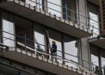 La actividad industrial subió 4,2% en septiembre y la construcción mejoró un 5,2%