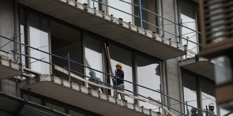 La actividad industrial subió 4,2% en septiembre y la construcción mejoró un 5,2%