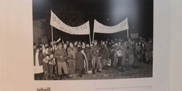 Inauguran en La Plata la muestra «Las fotos recuperadas de Malvinas»
