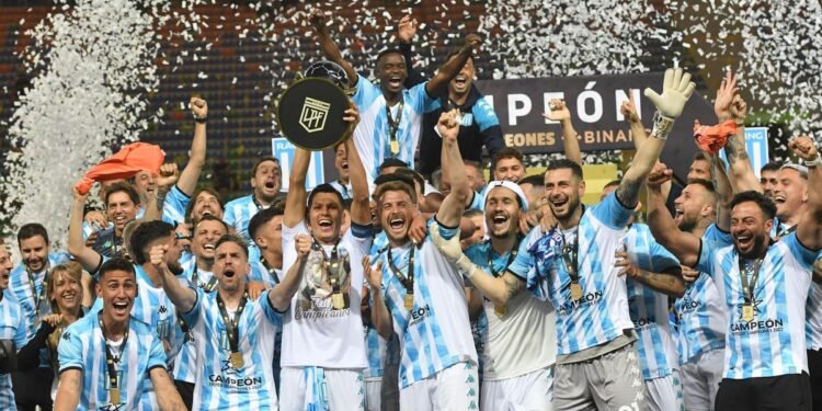 En un final escandaloso, Racing se llevó en el suplementario el trofeo de Campeones