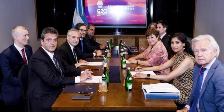 Fernández: «Logramos que el G20 mantenga el reclamo de los sobrecargos»