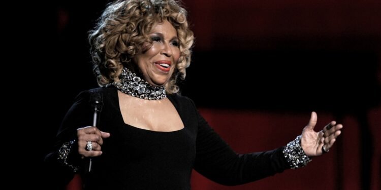 La cantante Roberta Flack anunció que padece ELA