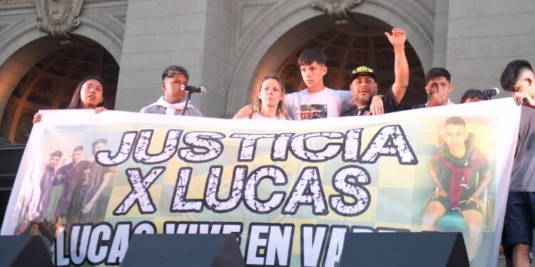 «Ni una bala más, ni un pibe menos», el grito de familiares y amigos de Lucas González