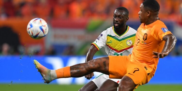 Qatar enfrenta a Senegal: dos que necesitan ganar para seguir con vida