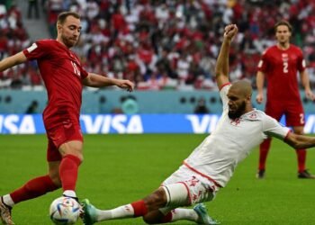 Australia y Dinamarca, con la necesidad de ganar para seguir en carrera