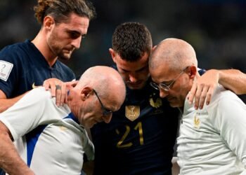 Lucas Hernández se rompió los ligamentos cruzados en el partido con Australia