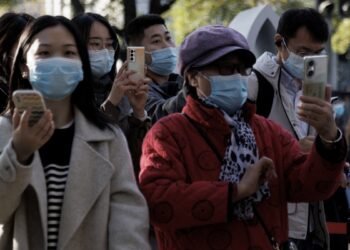 China extendió los confinamientos tras registrar récord de casos diarios de coronavirus