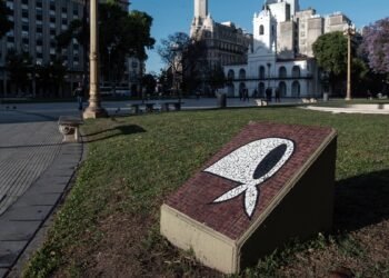 Marcha en Plaza de Mayo para honrar el legado de Hebe de Bonafini