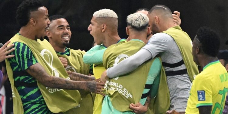 El súper ofensivo Brasil venció a Serbia con paciencia y claridad