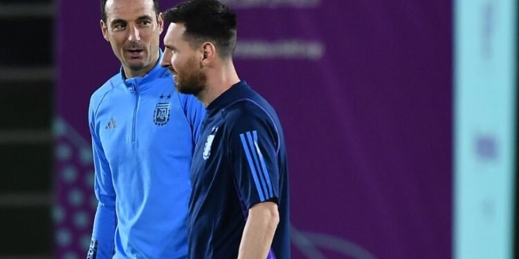 Scaloni dirige la última práctica antes de la «nueva final» ante Polonia