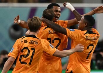 Países Bajos se enfrenta con Qatar para asegurarse el primer lugar